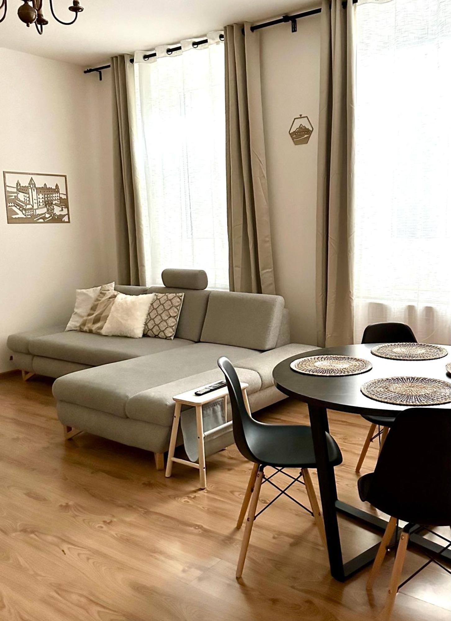 Hidden Apartment In The Old Town Under The Castle Bratislava Exterior photo